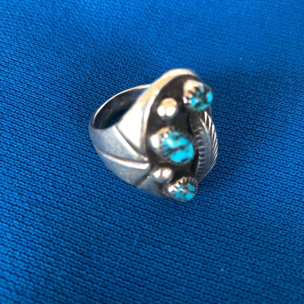 Men’s vintage silver ring with turquoise